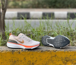 ZoomX Invincible Running shoes orange-beige - Image 2